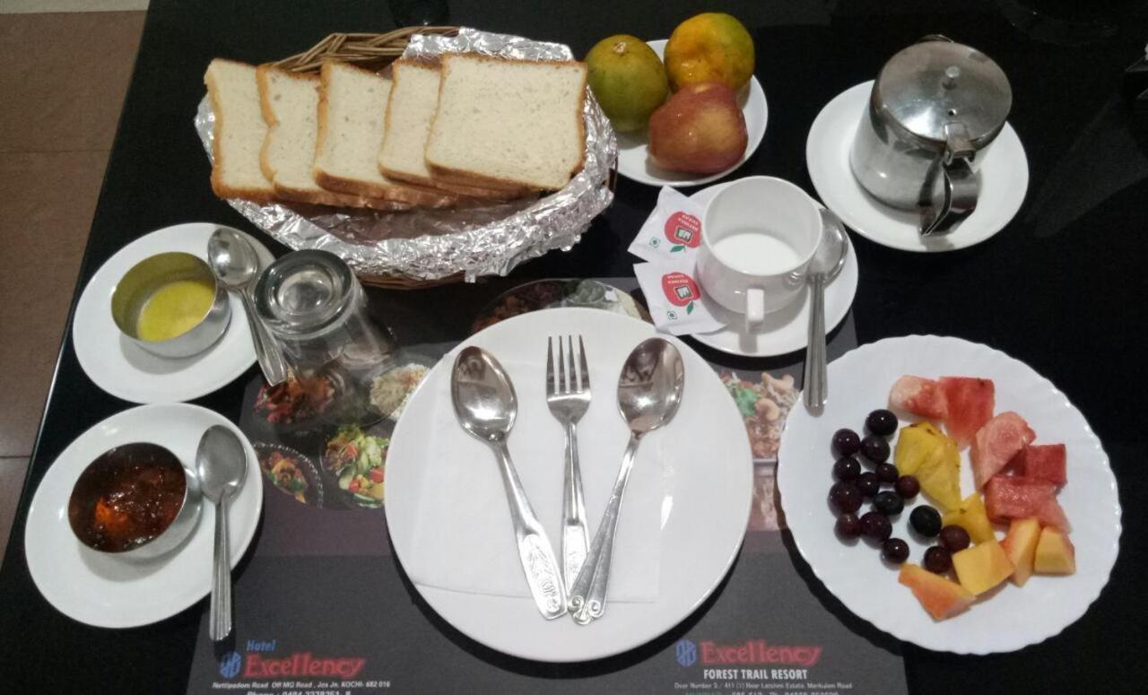Hotel Excellency Kochi Zewnętrze zdjęcie