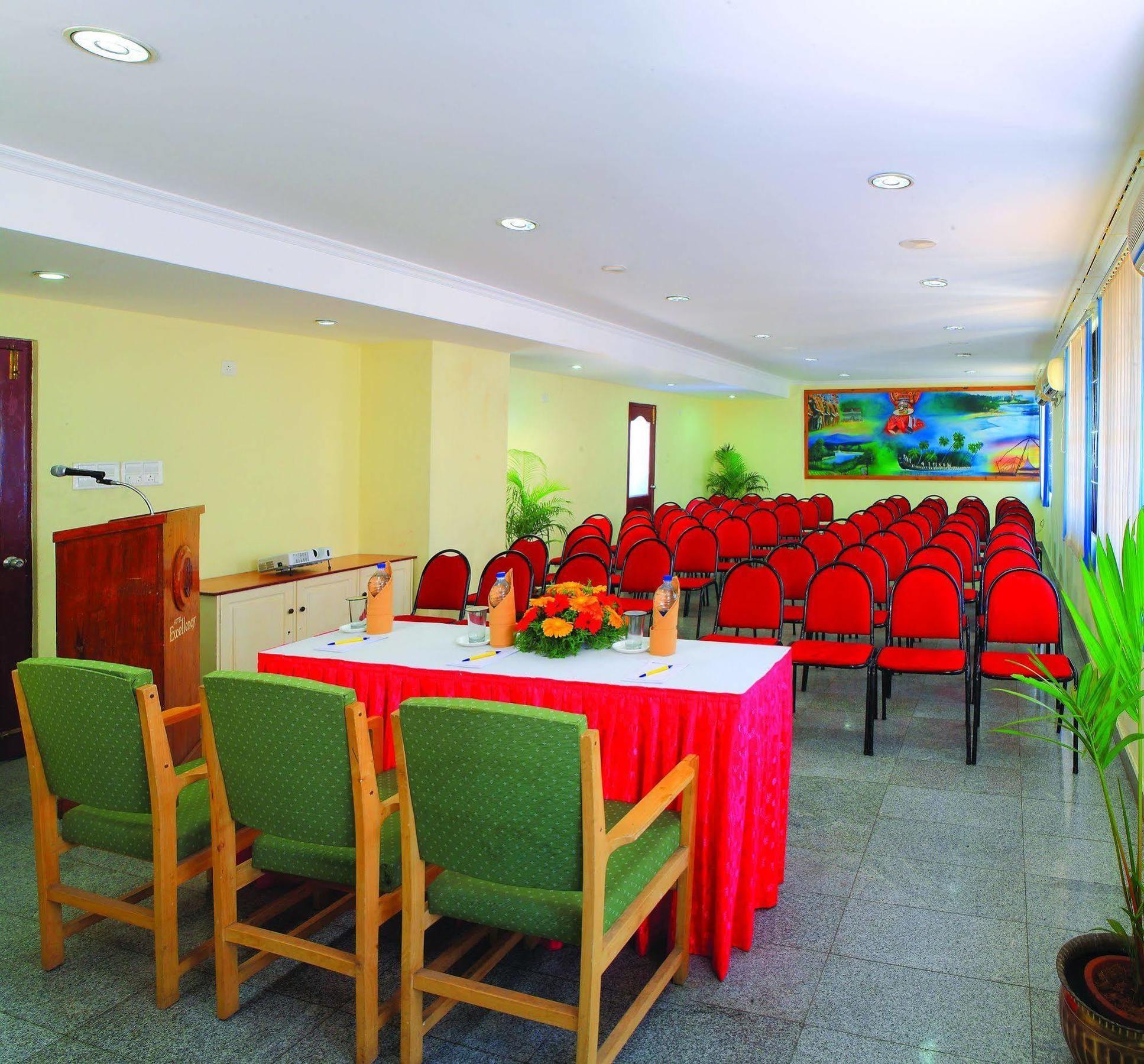 Hotel Excellency Kochi Zewnętrze zdjęcie