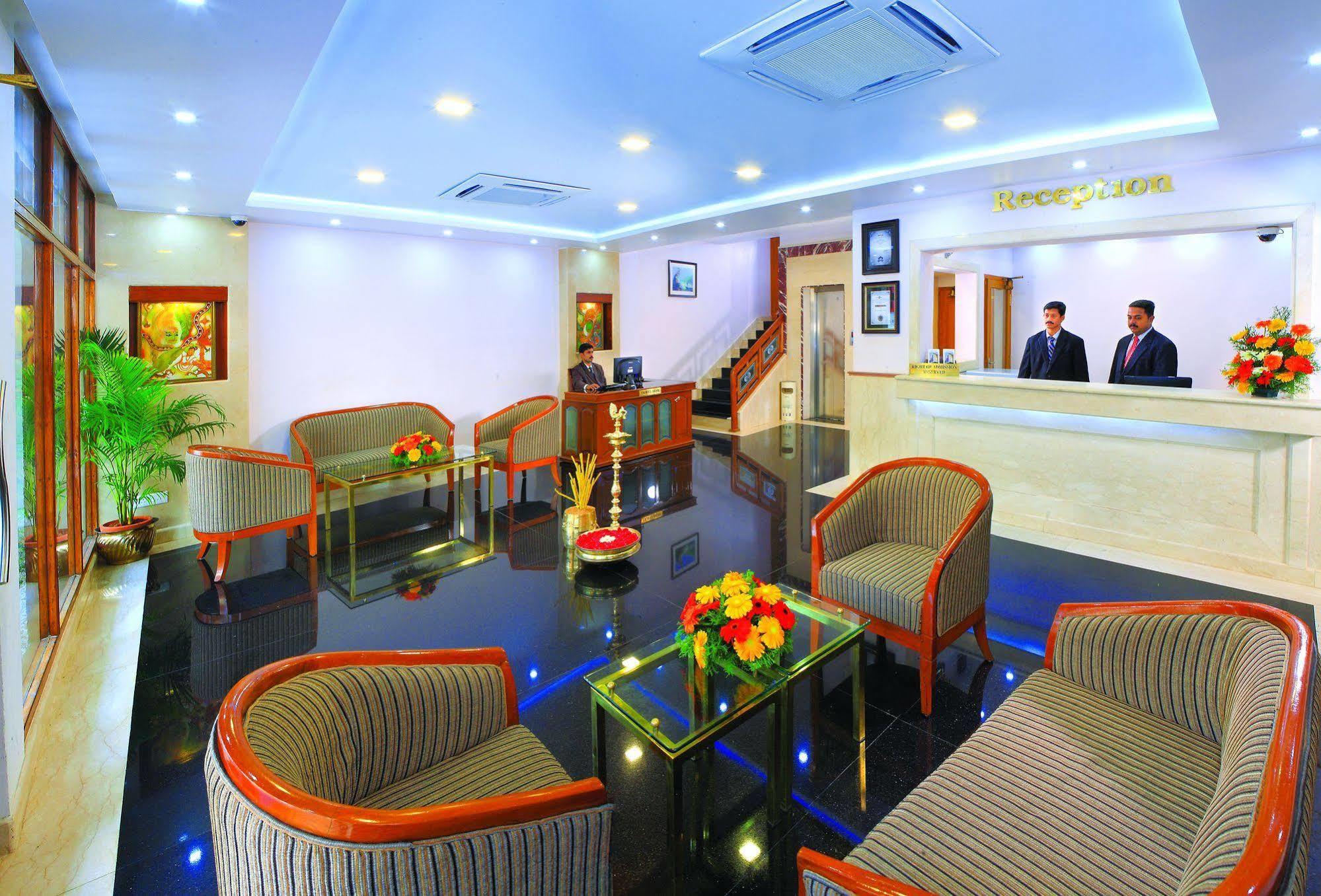 Hotel Excellency Kochi Zewnętrze zdjęcie