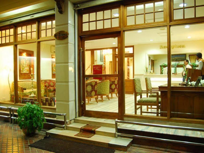 Hotel Excellency Kochi Zewnętrze zdjęcie