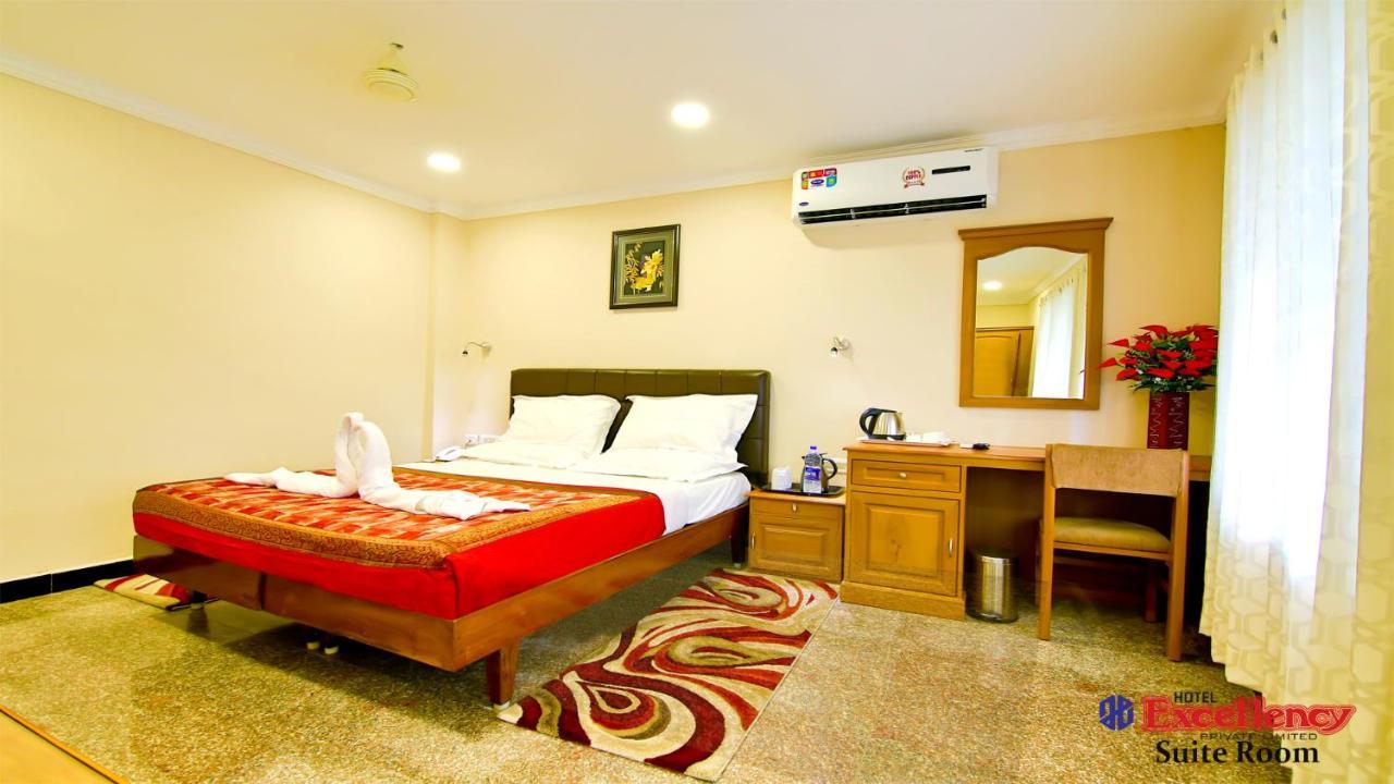 Hotel Excellency Kochi Zewnętrze zdjęcie