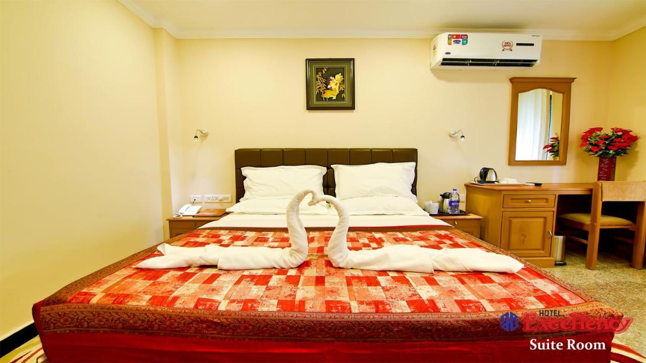 Hotel Excellency Kochi Zewnętrze zdjęcie